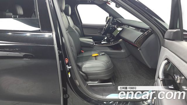 Land Rover Range Rover Sport 2023 — photo 16