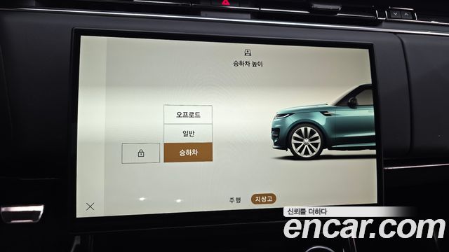 Land Rover Range Rover Sport 2023 — photo 33