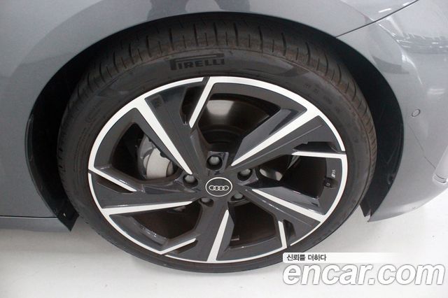 Audi A6 e-Tron 2025 — photo 5