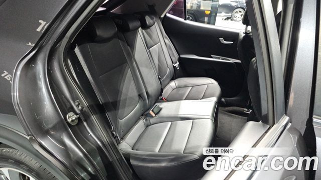 Kia Stonic 2018 — photo 17