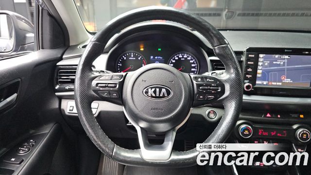 Kia Stonic 2018 — photo 19