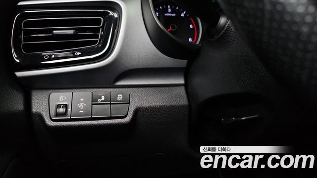 Kia Stonic 2018 — photo 23
