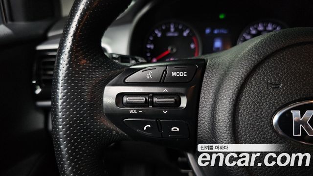 Kia Stonic 2018 — photo 25