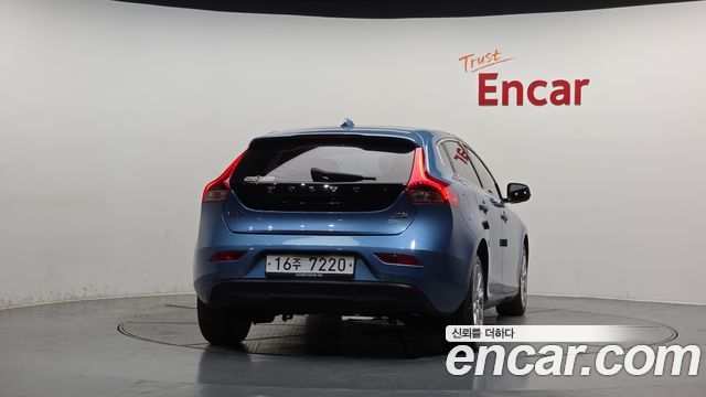 Volvo V40 2015 — photo 4