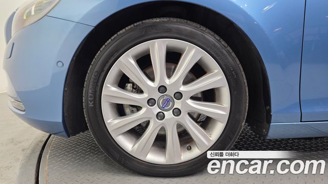 Volvo V40 2015 — photo 5