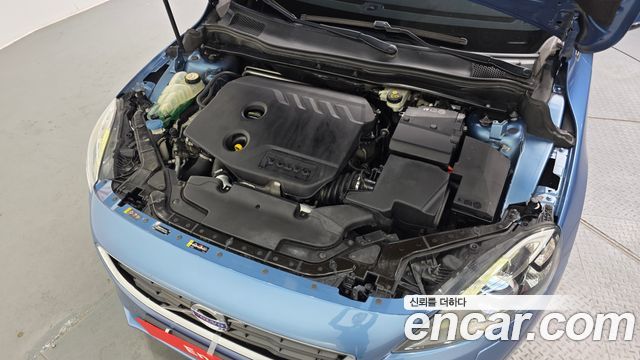 Volvo V40 2015 — photo 6