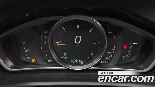 Volvo V40 2015 — photo 8
