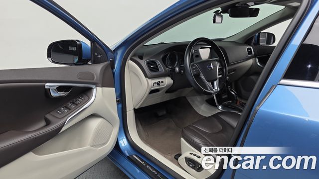 Volvo V40 2015 — photo 10
