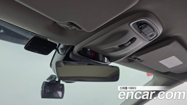 Volvo V40 2015 — photo 17