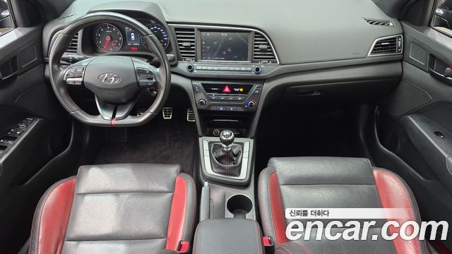 Hyundai AVANTE 2018 — photo 10