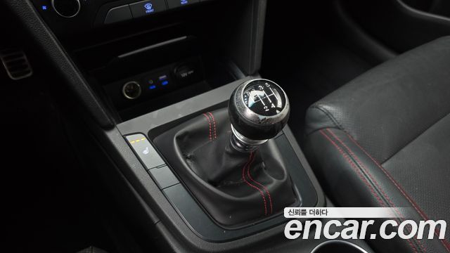 Hyundai AVANTE 2018 — photo 12