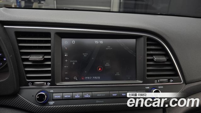Hyundai AVANTE 2018 — photo 21