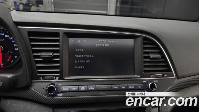 Hyundai AVANTE 2018 — photo 22