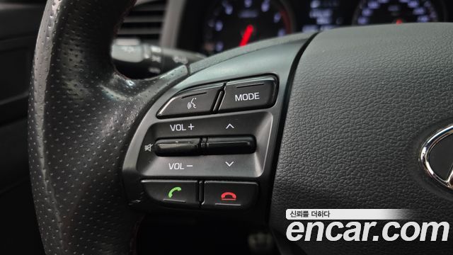 Hyundai AVANTE 2018 — photo 24