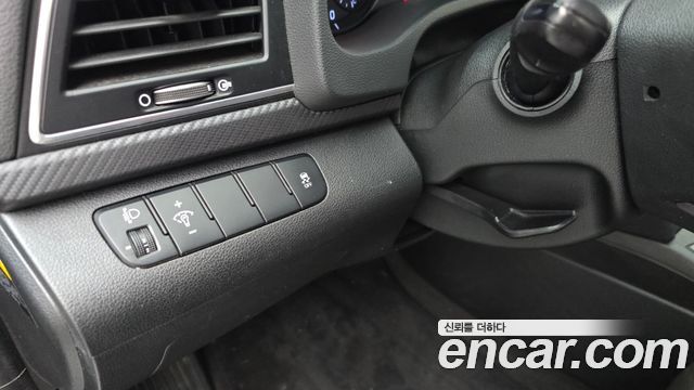 Hyundai AVANTE 2018 — photo 25