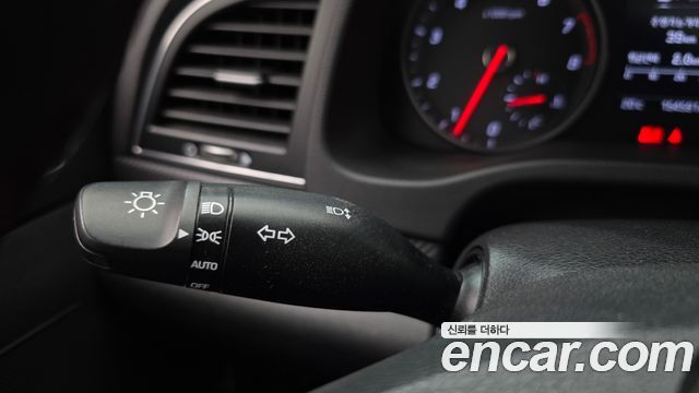Hyundai AVANTE 2018 — photo 26