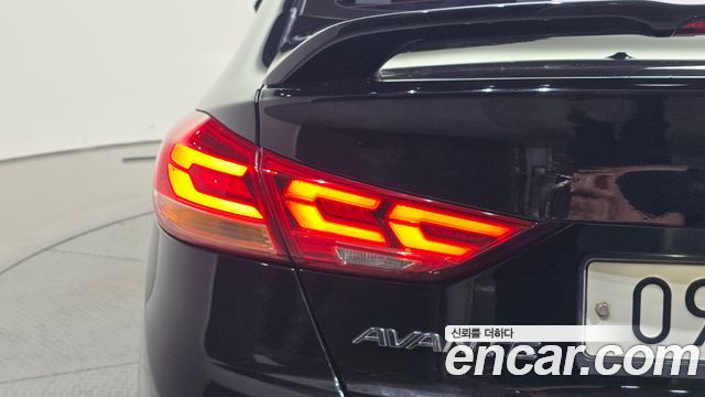 Hyundai AVANTE 2018 — photo 9