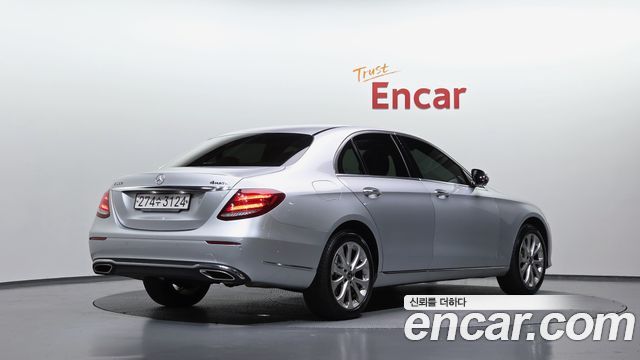 Mercedes-Benz E-Class 2018 — photo 2