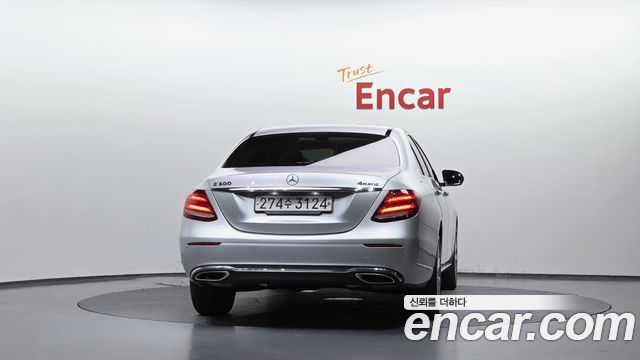 Mercedes-Benz E-Class 2018 — photo 4