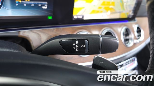 Mercedes-Benz E-Class 2018 — photo 12
