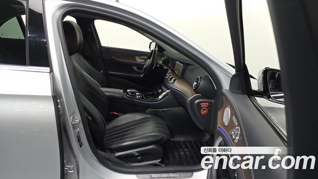 Mercedes-Benz E-Class 2018 — photo 17