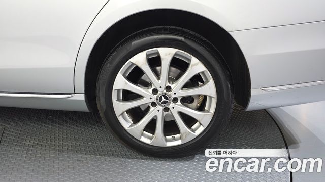 Mercedes-Benz E-Class 2018 — photo 7