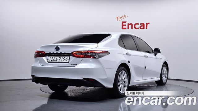 Toyota Camry 2024 — photo 2
