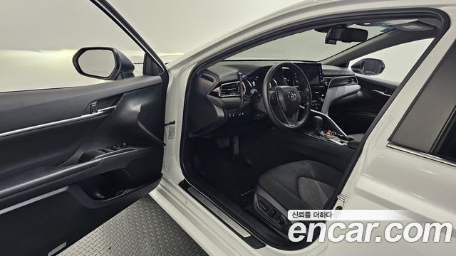 Toyota Camry 2024 — photo 13