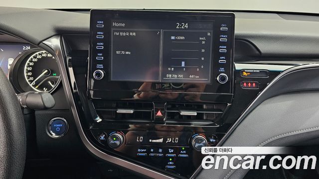 Toyota Camry 2024 — photo 18