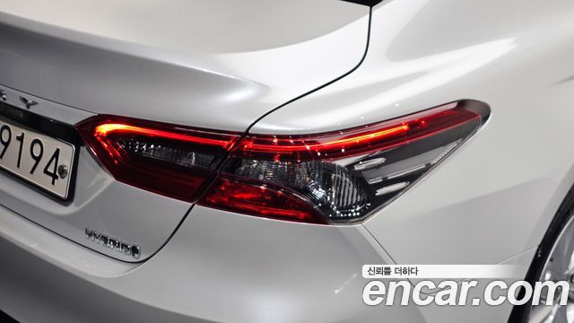Toyota Camry 2024 — photo 9