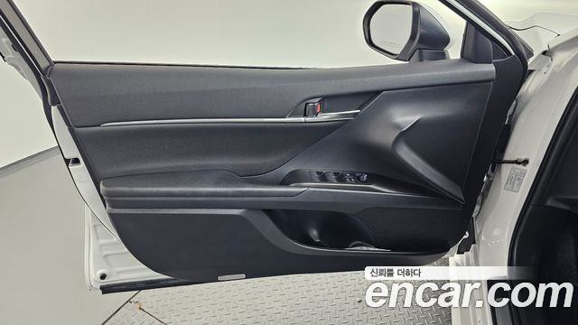Toyota Camry 2024 — photo 14