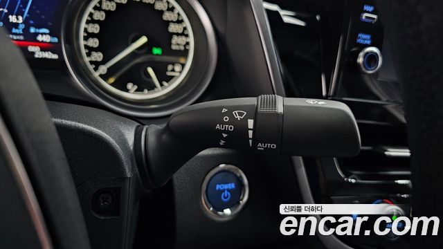 Toyota Camry 2024 — photo 28