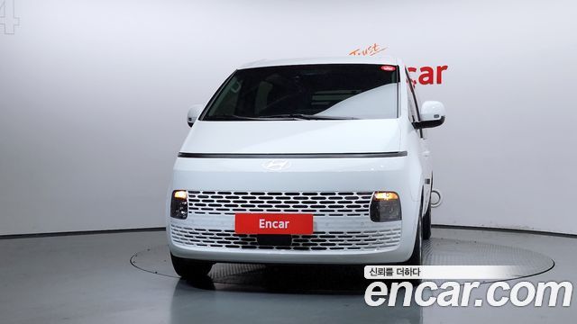 Hyundai Staria 2025 — photo 3