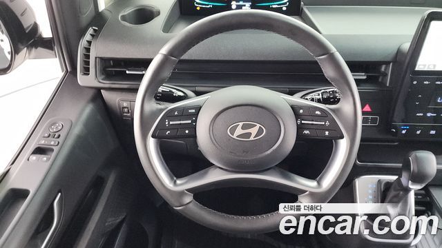 Hyundai Staria 2025 — photo 19