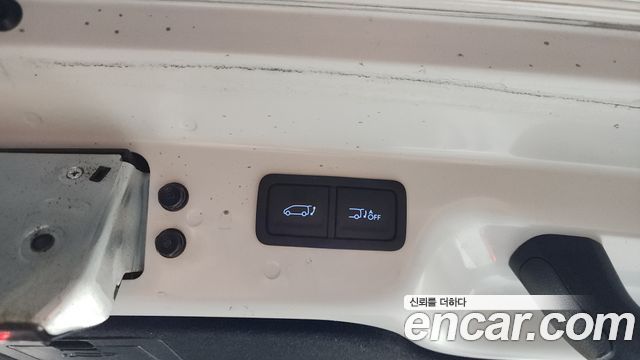 Hyundai Staria 2025 — photo 23