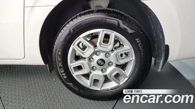 Hyundai Staria 2025 — photo 7