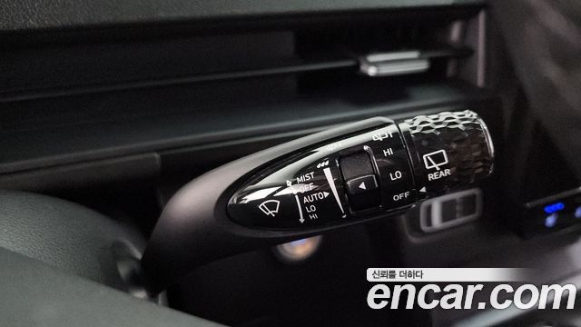 Hyundai Staria 2025 — photo 29