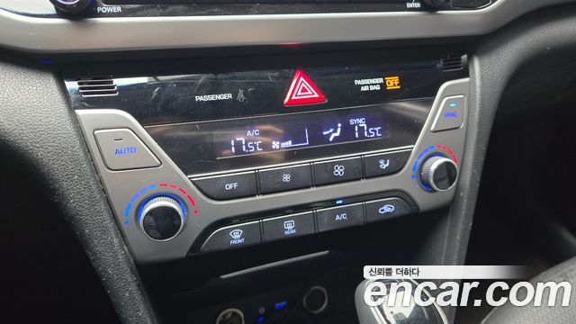 Hyundai AVANTE 2016 — photo 18