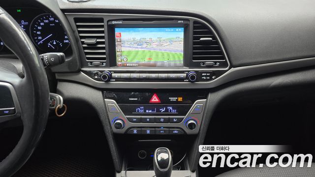 Hyundai AVANTE 2016 — photo 20