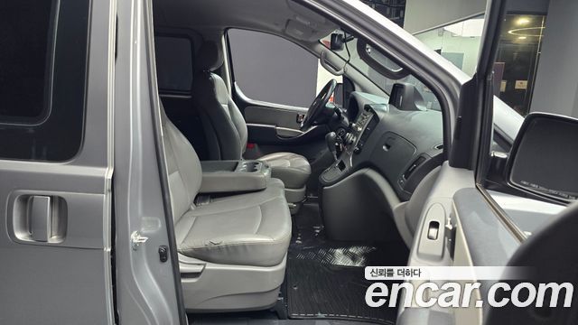 Hyundai Starex 2014 — photo 11
