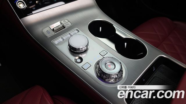 Genesis GV70 2025 — photo 12