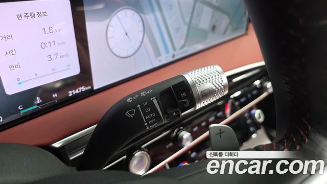 Genesis GV70 2025 — photo 28
