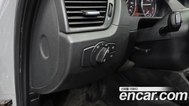 BMW X1 2010 — photo 16