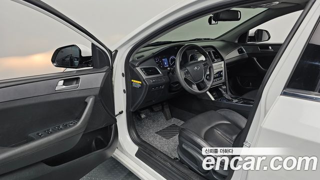 Hyundai Sonata 2016 — photo 13