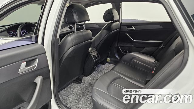 Hyundai Sonata 2016 — photo 18