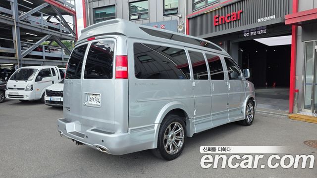 Chevrolet Express Van 2015 — photo 2