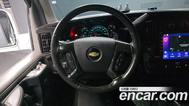 Chevrolet Express Van 2015 — photo 13