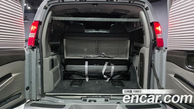 Chevrolet Express Van 2015 — photo 20