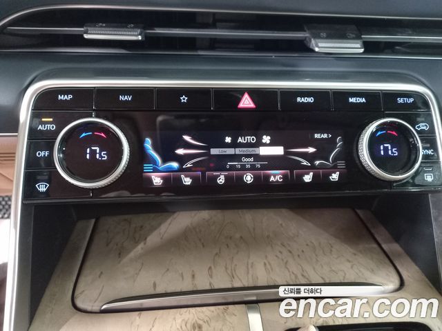 Genesis GV80 2020 — photo 14