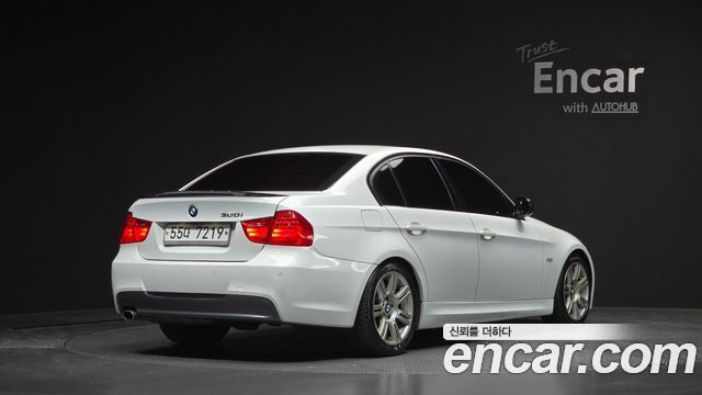 BMW 3-Series 2011 — photo 2